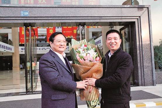臺州市市長張兵蒞臨浙東休閑家居城走訪慰問