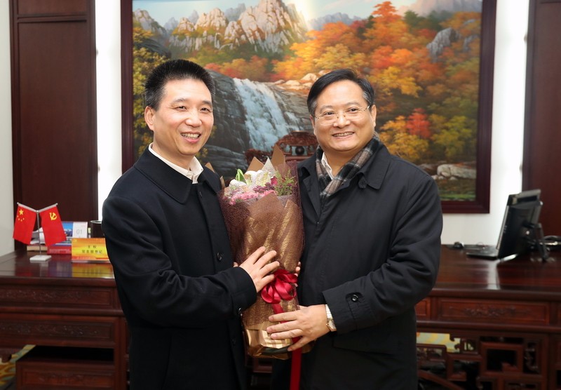 臺州市市長張兵走訪慰問回歸企業(yè)家代表東方永安集團董事長王權